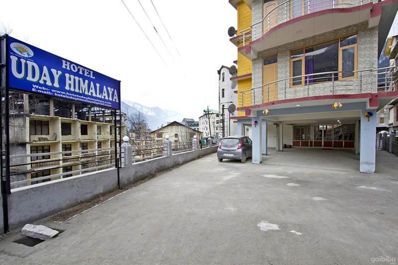 Hotel Uday Himalaya Манали Экстерьер фото