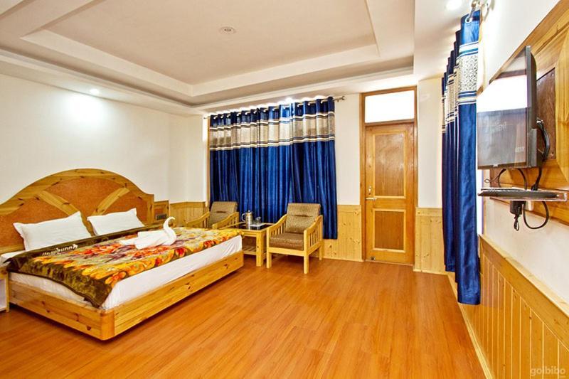 Hotel Uday Himalaya Манали Экстерьер фото