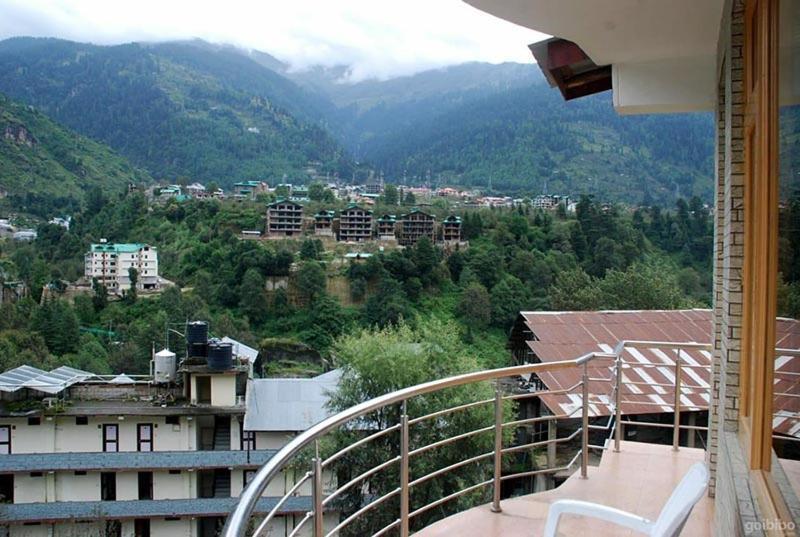 Hotel Uday Himalaya Манали Экстерьер фото
